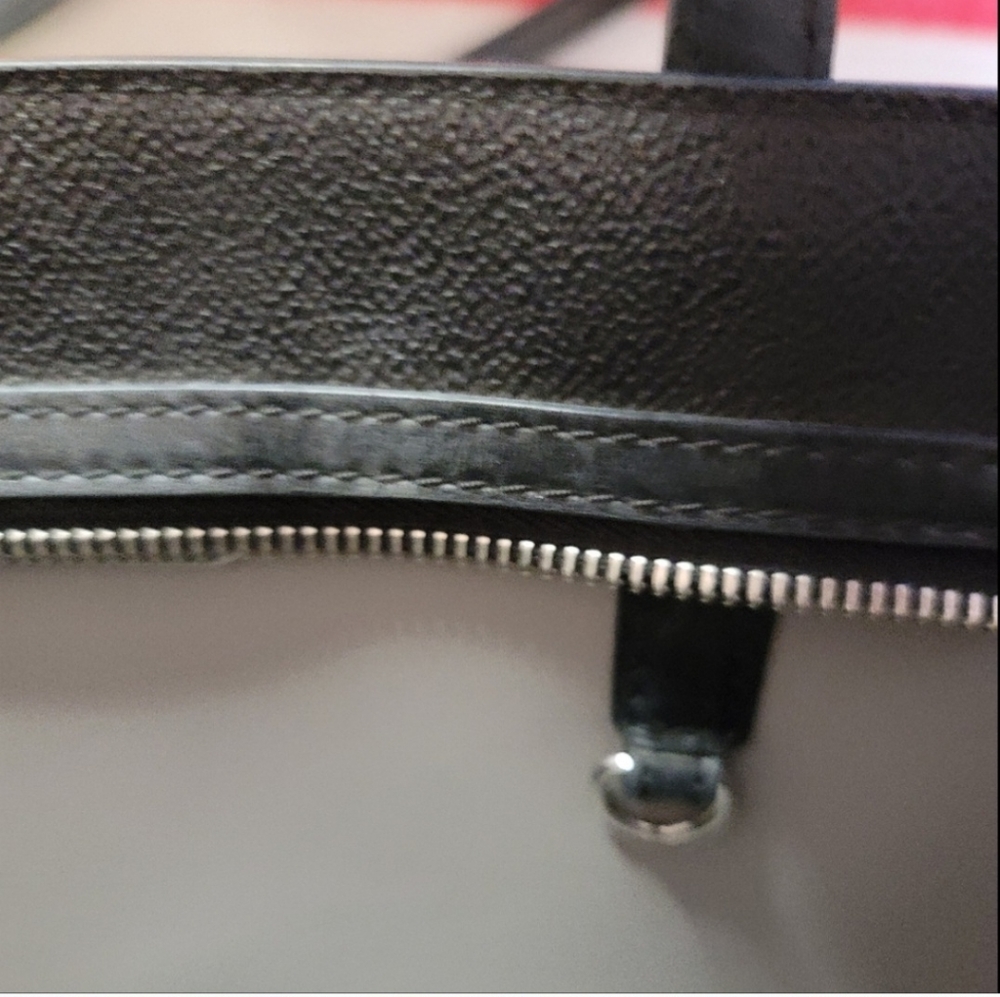 Micheal Kors Crossbody/Tote - Picture 12 of 13